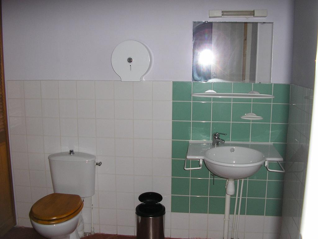 Auberge Le Bistrot De Lussan Lussan  Quarto foto