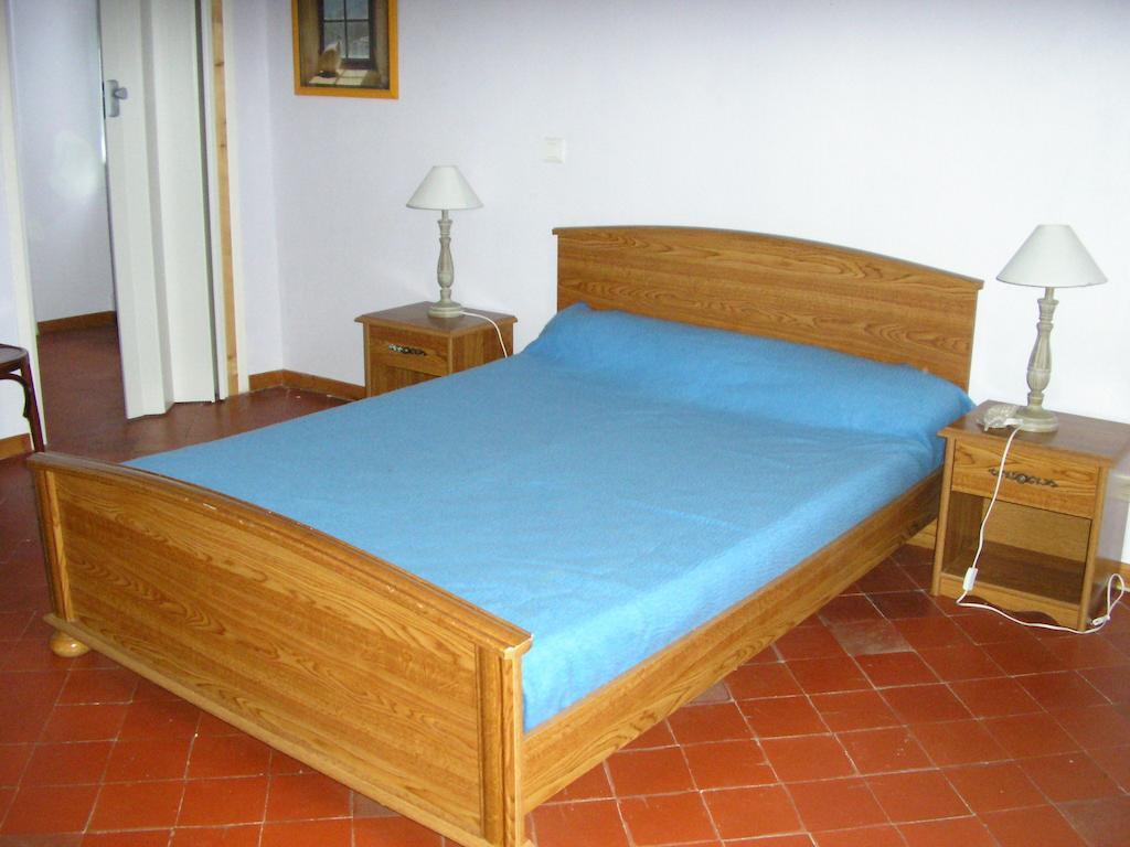 Auberge Le Bistrot De Lussan Lussan  Quarto foto